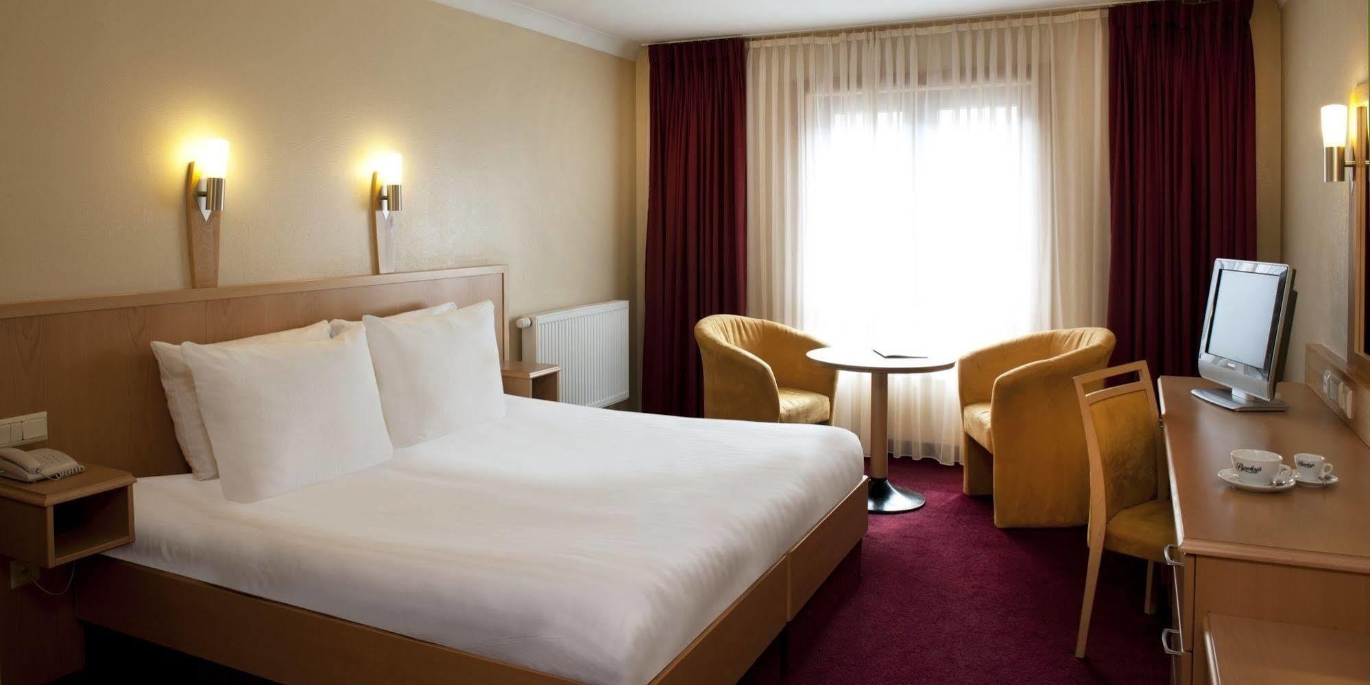 Maldron Hotel, Newlands Cross Clondalkin Dış mekan fotoğraf